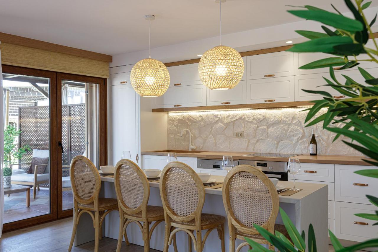 Villa Seashell -Wonderful Newly Renovated Villa On The Beach Galatas  Ngoại thất bức ảnh
