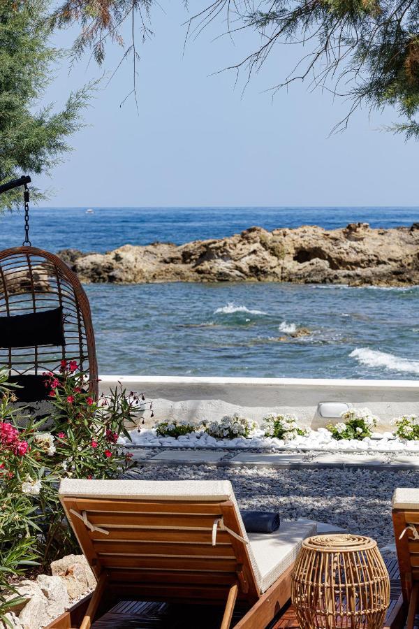 Villa Seashell -Wonderful Newly Renovated Villa On The Beach Galatas  Ngoại thất bức ảnh