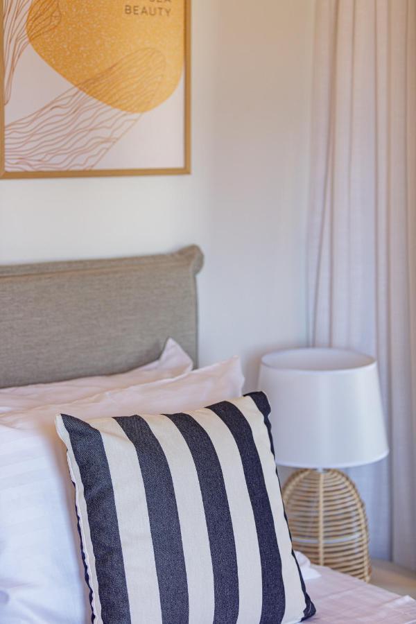 Villa Seashell -Wonderful Newly Renovated Villa On The Beach Galatas  Ngoại thất bức ảnh