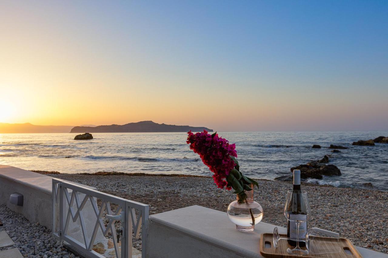 Villa Seashell -Wonderful Newly Renovated Villa On The Beach Galatas  Ngoại thất bức ảnh