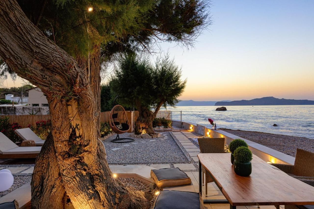 Villa Seashell -Wonderful Newly Renovated Villa On The Beach Galatas  Ngoại thất bức ảnh